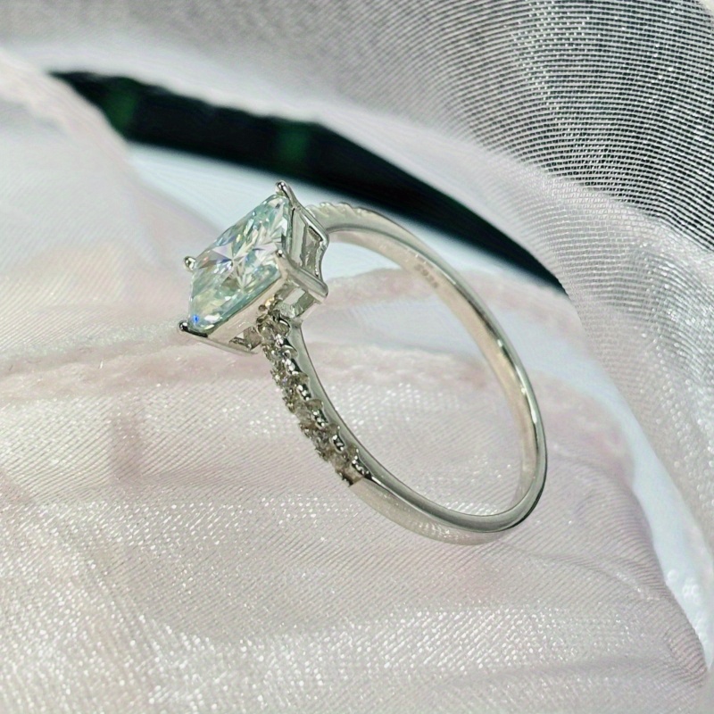 2 Carat Moissanite Ring in 925 Silver